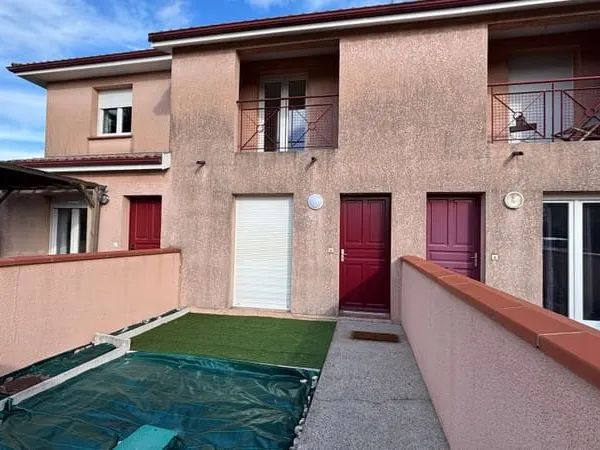 Maison Mitoyenne proche du centre ville au calme en résidence sécurisé