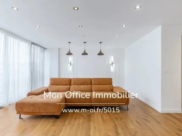 Référence : 5582-MCO - Appartement type 3/4 d'une surface de 100 m2 avec ascenseur