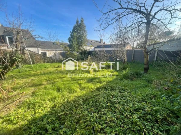 Quartier la Jonelière, petite longère à rénover sur un terrain de 208m²