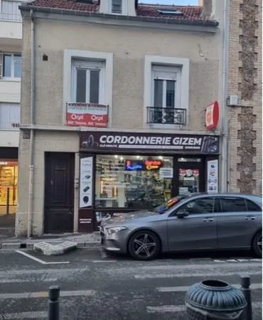 À vendre idéal investisseur local commercial