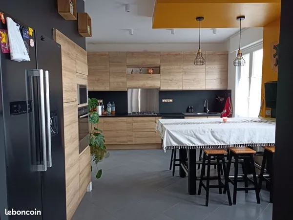 Maison 5 pièces 180 m²