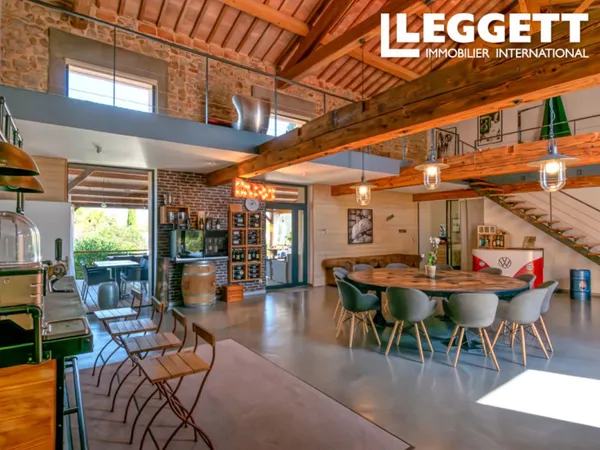 Magnifique Domaine avec Salle de Réception, Piscine, 6 suites, 2 Gîtes, Garage et Parkings, Proche d