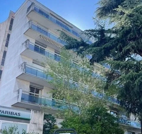 2 pièces avec balcon et parking