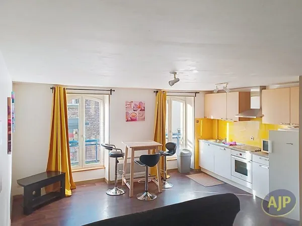 APPARTEMENT T2 MEUBLE CENTRE VILLE QUESTEMBERT