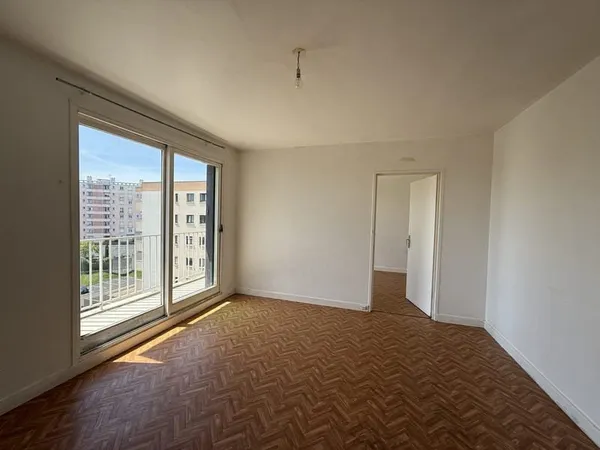 APPARTEMENT DE DEUX PIECES