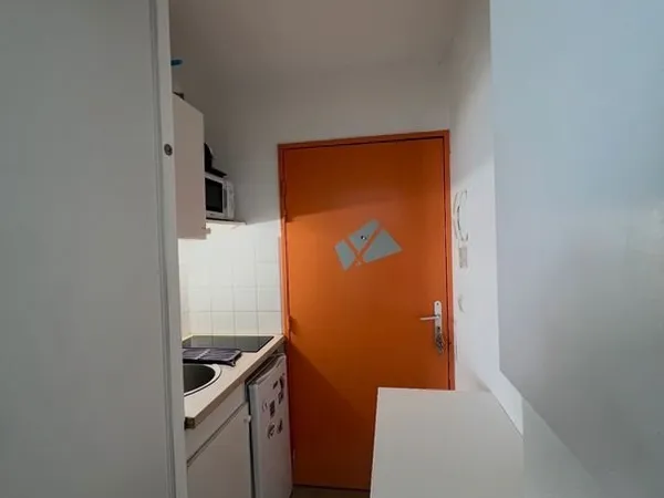 Studio 20 m² rue des teinturiers Amiens-470 charges comprises