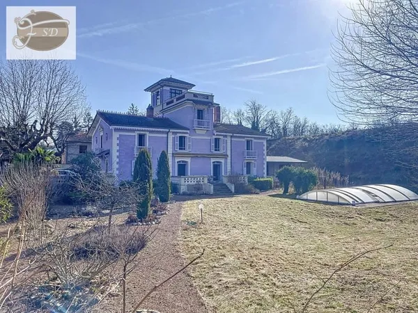 Maison 14 pièces 450 m²