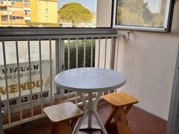 Appartement de type 2 avec loggia + place de parking 89000EUR