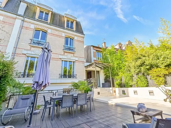 Maison 6 pièces 300 m²
