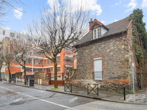 Bureau 3445 m²