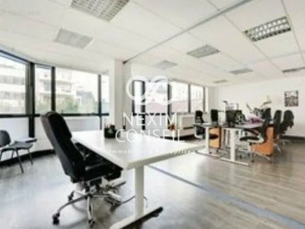 Commerce 200 m²