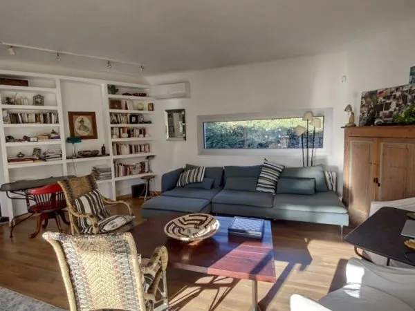À vendre Maison d'architecte rénovée avec ascenseur sur l'île de la Barthelasse, Avignon