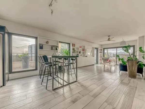 Duplex 4 pièces avec toit-terrasse à Villeurbanne