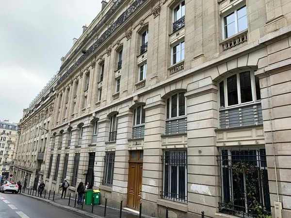 Bureaux 18è à louer 675 m²