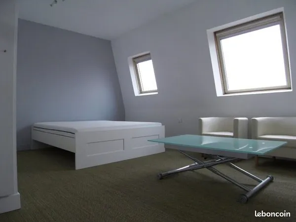 Grand studio 24 m² en location meublée - Boulogne Nord