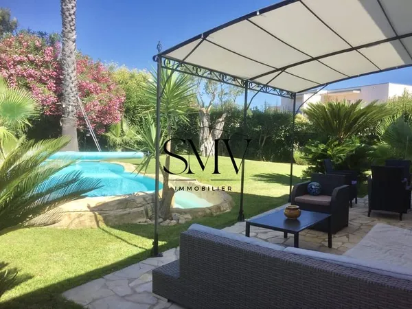 Maison 5 pièces 210 m²