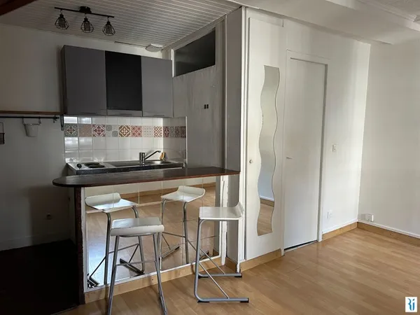 F2 Duplex ROUEN (76000) 243 rue Eau de Robec