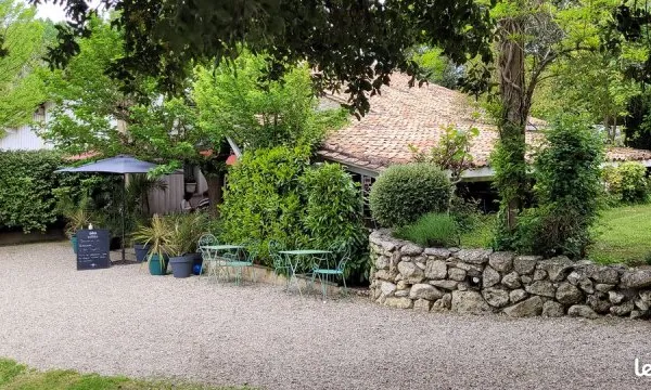 Restaurant exploitable de suite avec fort potentiel situé entre Créon, Libourne et Bordeaux