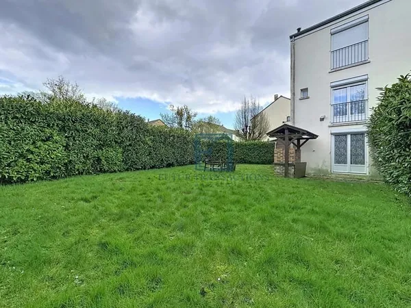 Maison avec jardin à Élancourt