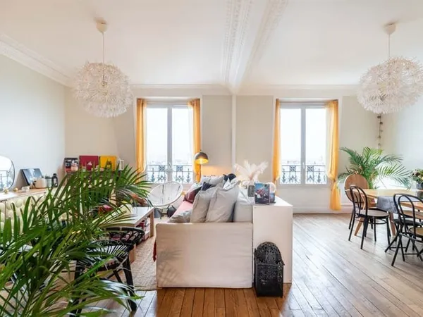 Augustin - Duplex en dernier étage d'un immeuble 1930