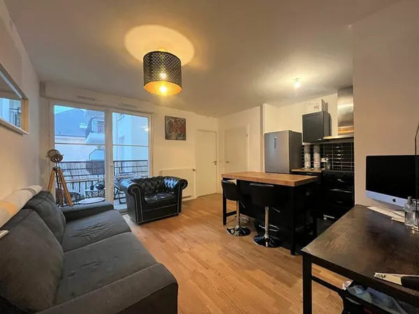 APPARTEMENT DE 3 PIECES A VENDRE A PLAISIR