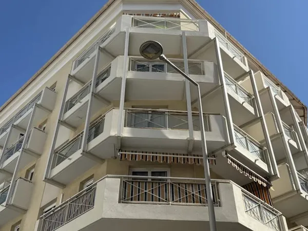 NICE-Q.RE DES FLEURS, 2 pièces de 29 m² avec cave