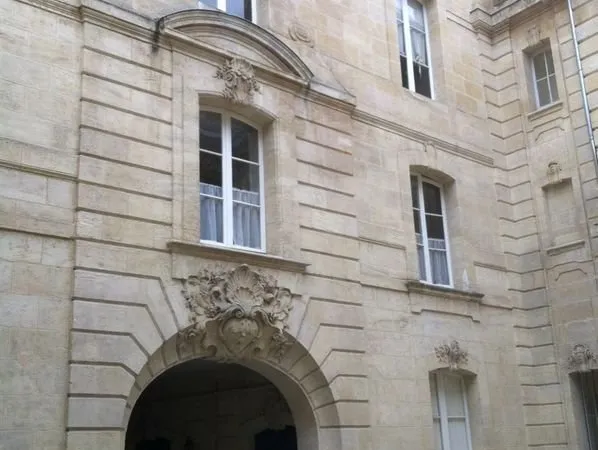 Colocation hyper centre