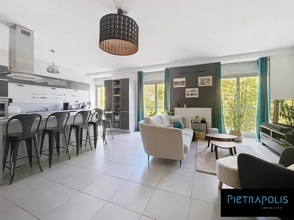 T5 de 103m² 4 chambres - Dernier étage Secteur Jean Jaurès Ly