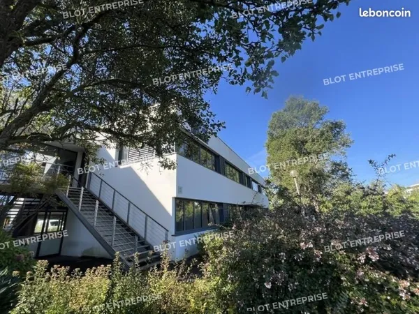 Bureaux 420 m²