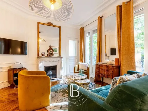 PARIS VII - APPARTEMENT - 2 CHAMBRES - 4 PERSONNES