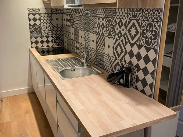 Studio meublé neuf avec parking sécurisé et extérieur