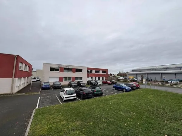 Local d'activité 650 m²