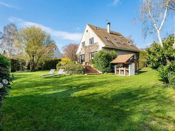 Villa 7 pièces 180 m²