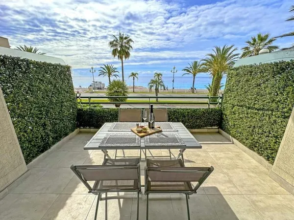 Appartement 4 pièces d'exception - Front de mer - Promenade des Anglais