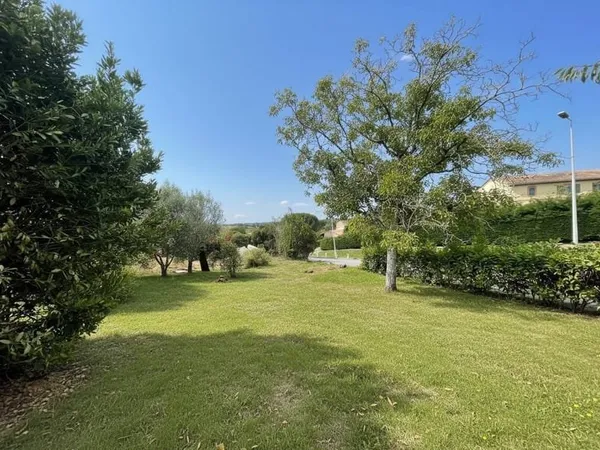 Terrain constructible 409 m²