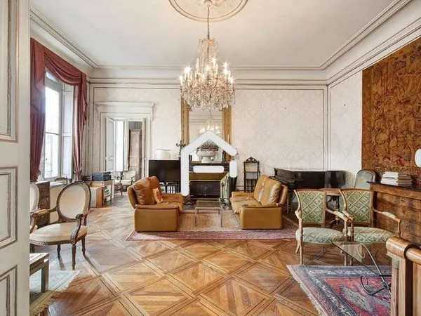 Appartement 4 pièces 181 m²