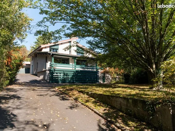 Villa 8 pièces 192 m²