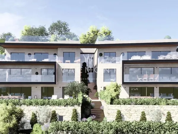 NOUVELLE RÉSIDENCE FAMILIALE EXCEPTIONNELLE À EZE