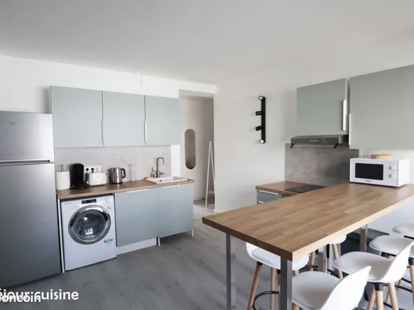 Chambre avec salle de bains privative, meublée et rénovée