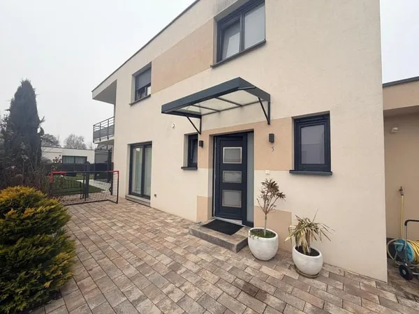 ? NOUVEAUTÉ À BISCHWIHR MAISON CONTEMPORAINE DE 2020 €