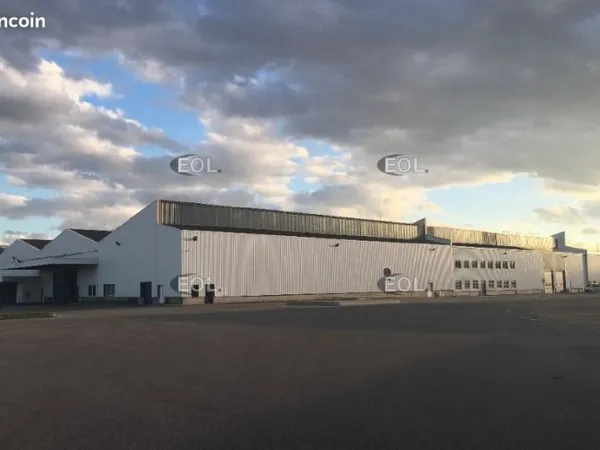 Local industriel 13 792 m²