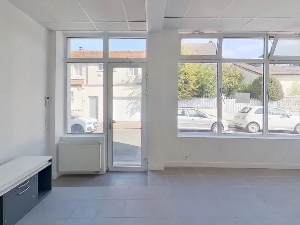 Local commercial 3 pièces 55 m²