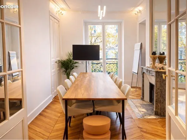 Bureaux clé en main - 26 postes - Paris 3 - Sébastopol - lumineux