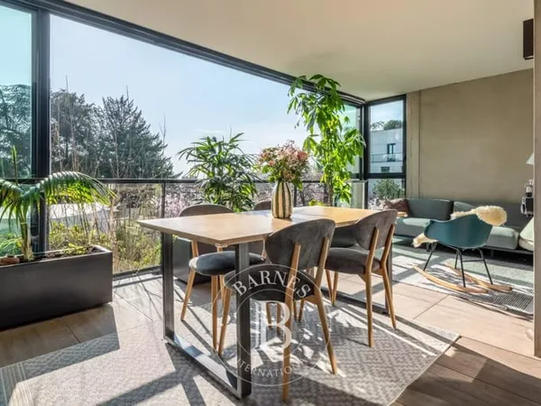 Lyon 5 - Saint-Just / Saint-Irénée - Appartement de 67 m² avec une loggia de 21m² - Garage - Piscine