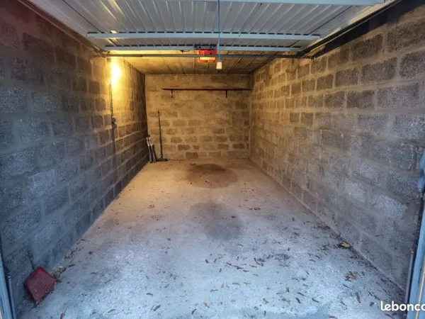Stationnement Location Lyon   100€