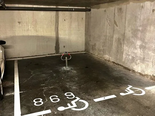 Place de parking couverte - Résidence sécurisée - Lille Wazemmes 80 /mois | Disponible immédiatement