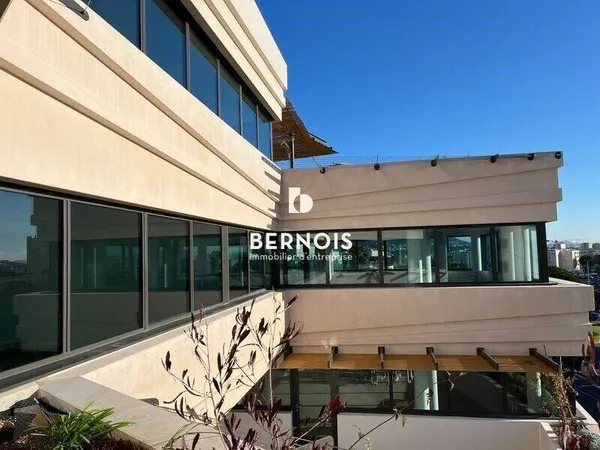 Bureaux 773 m²