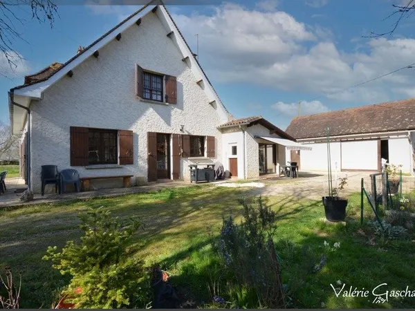 Montpon Ménestérol - Maison 4 chambres + bureau et terrain 5427m²