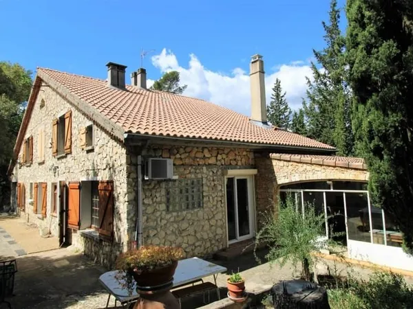 Villa 11 pièces 190 m²