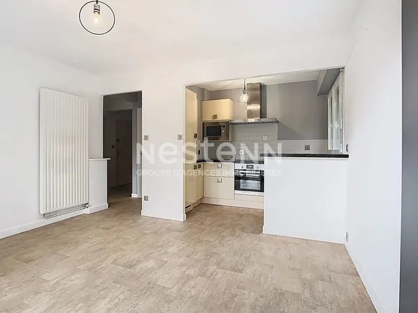 Appartement en rez-de-chaussée surélevé à Cholet - Calme et Confort